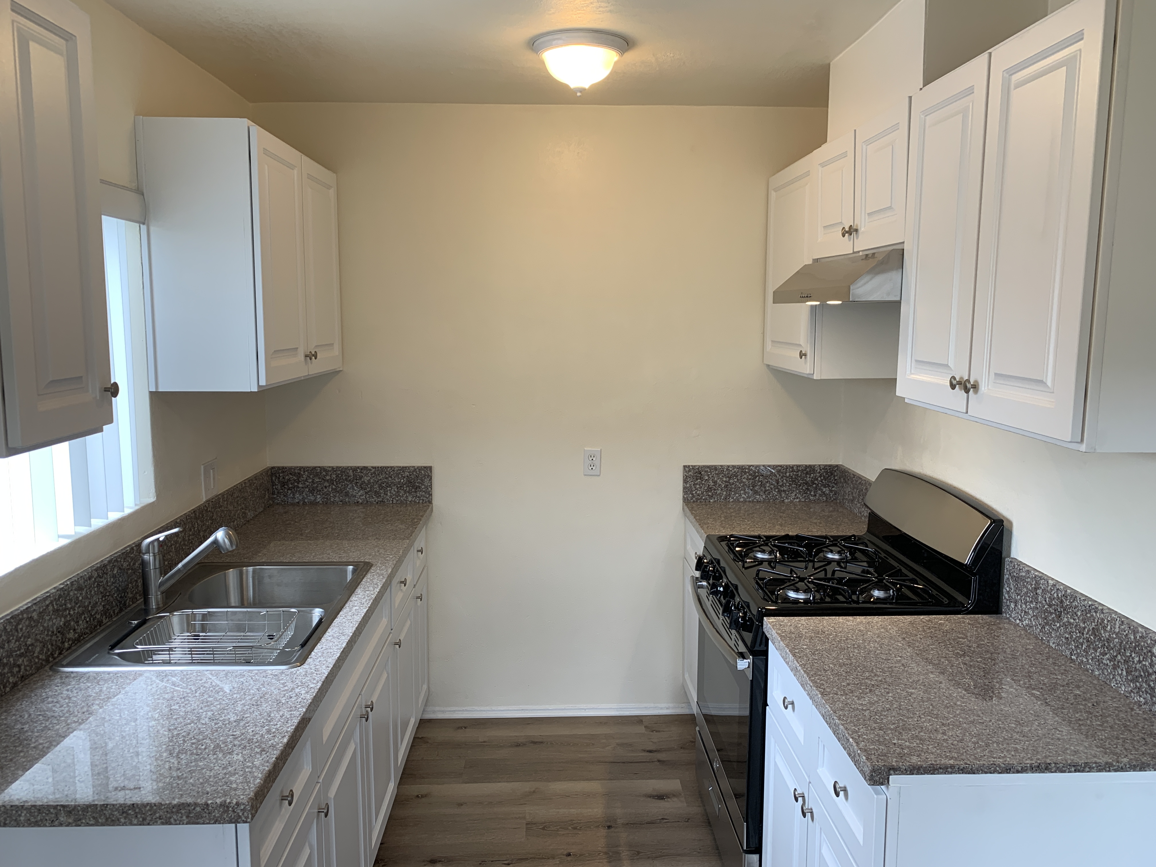 Long Beach Condo: 1579 Chestnut Ave