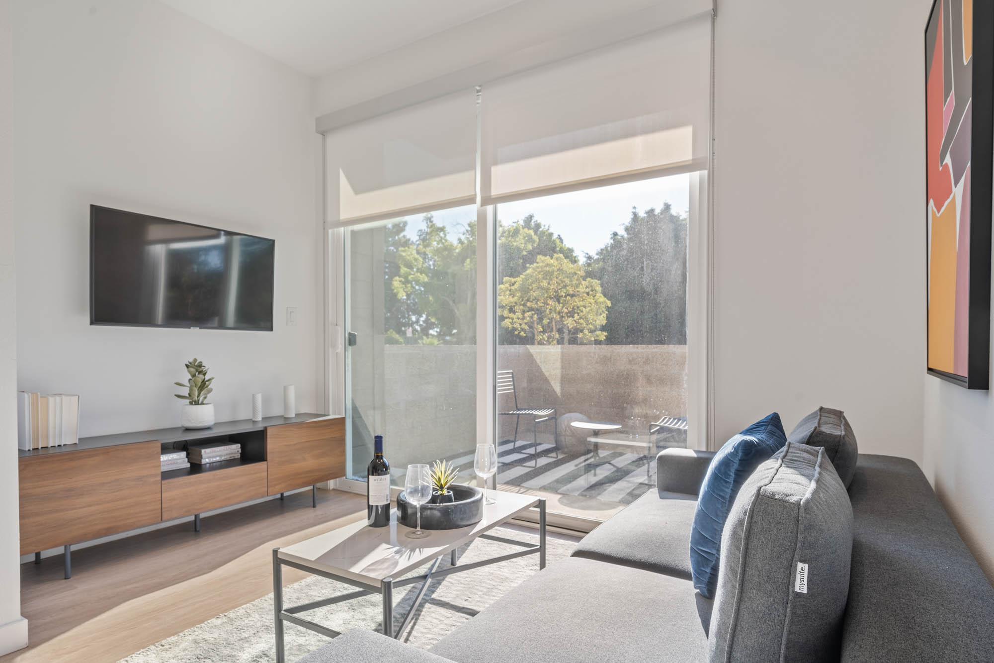 Los Angeles Apartment: 8820 Belford Ave