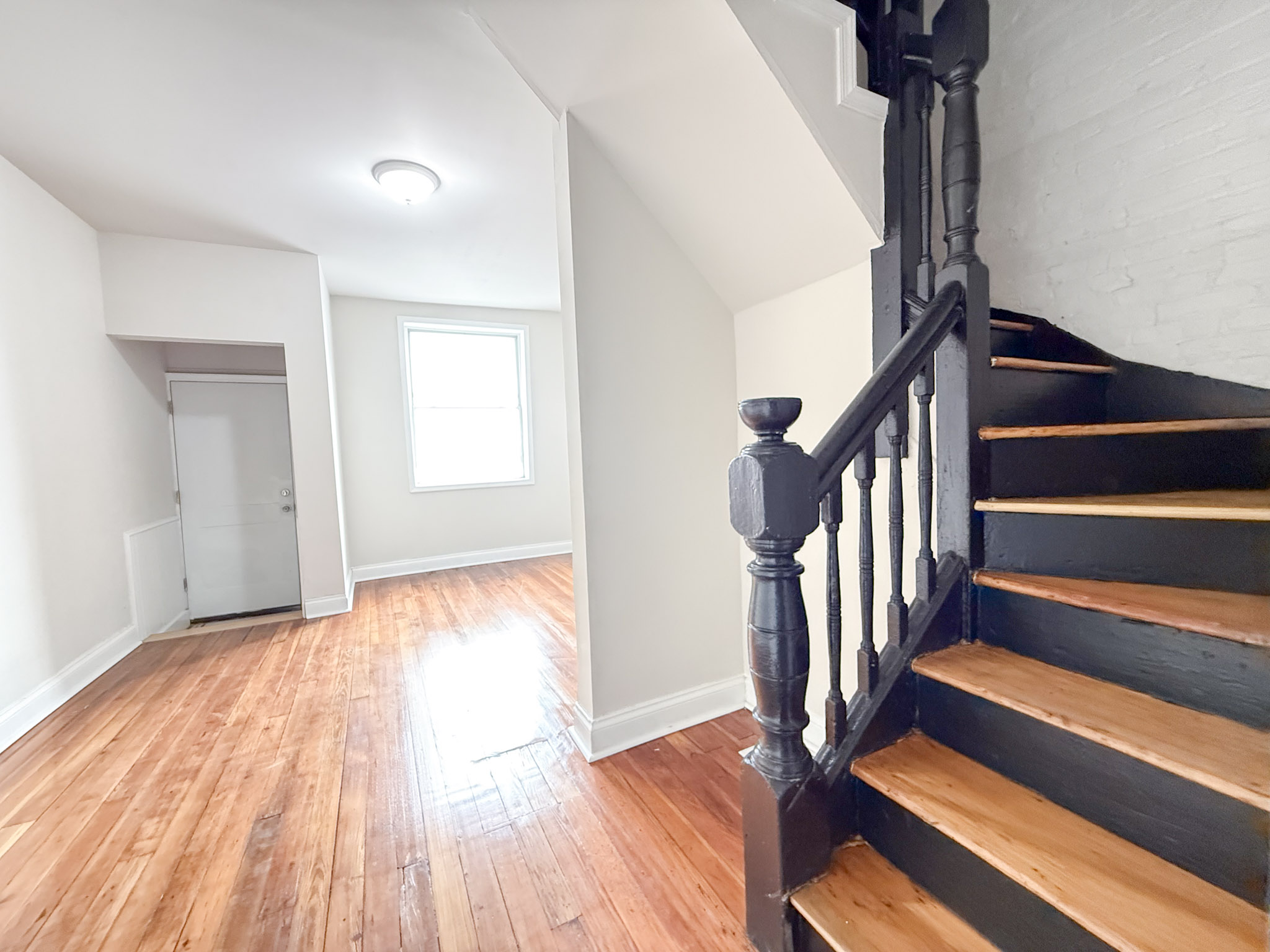 Baltimore Townhome: 2702 Greenmount Ave