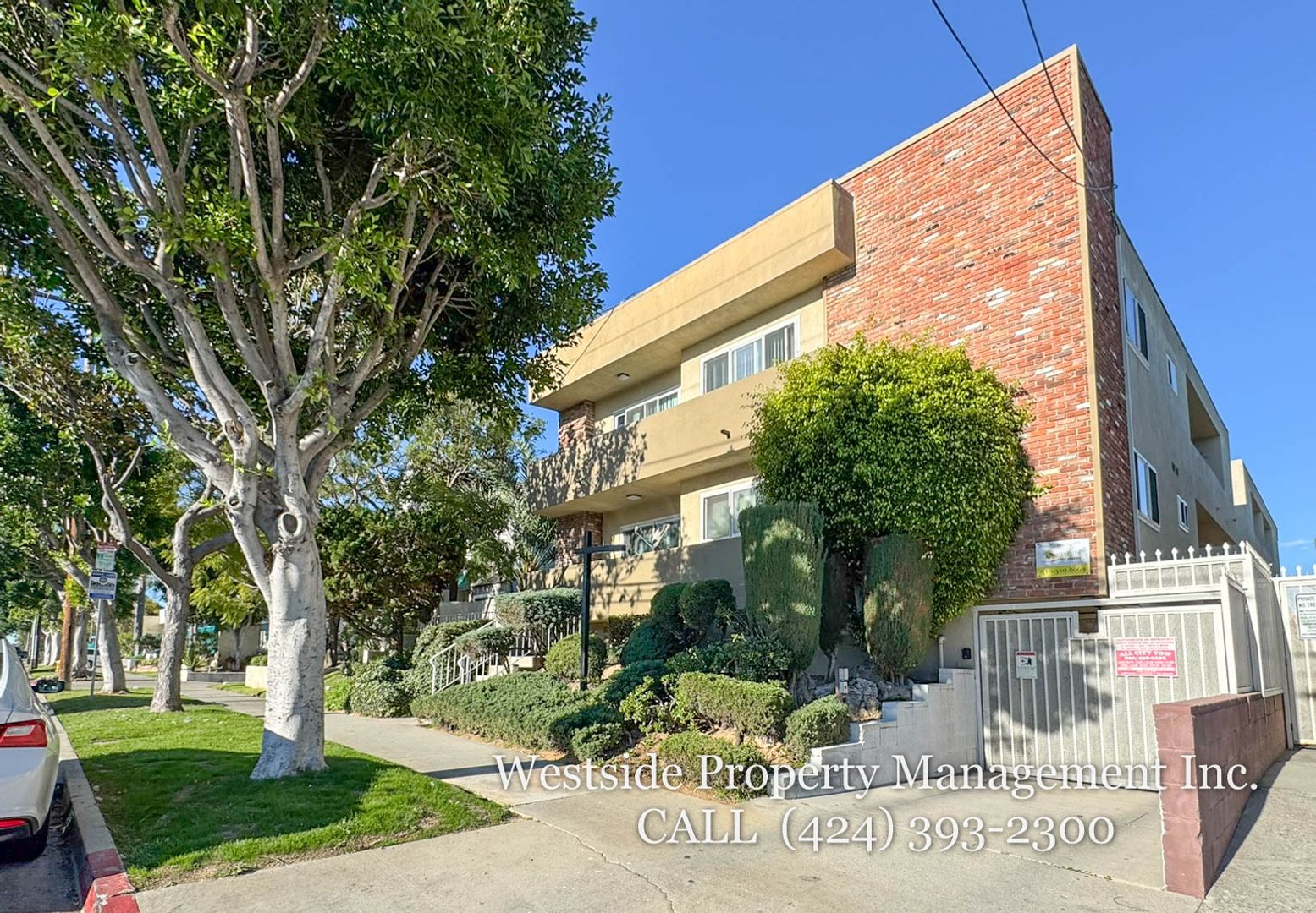 Inglewood Condo: 425 E Tamarack Ave