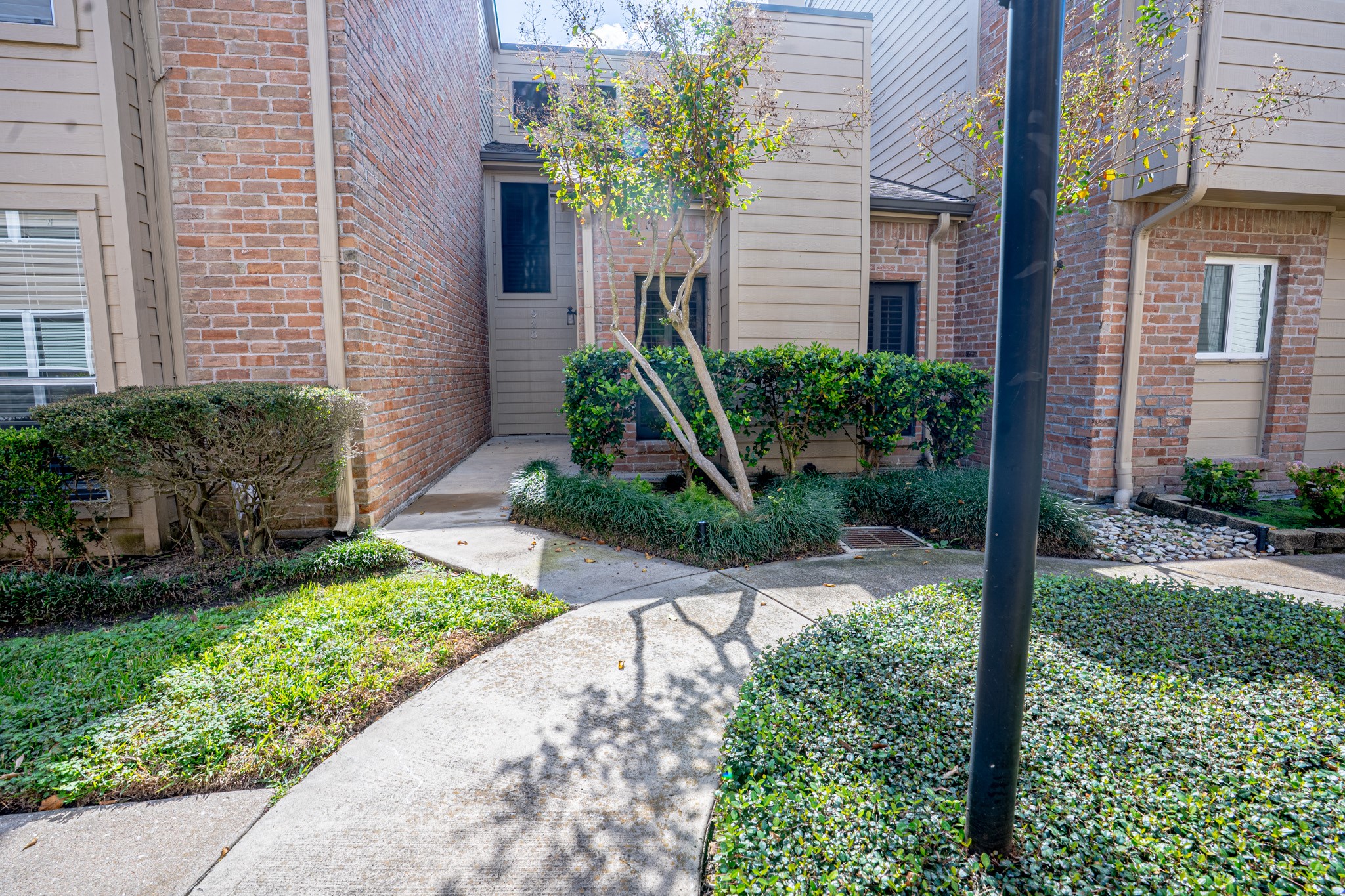 Houston Condo: 928 Memorial Village Drive