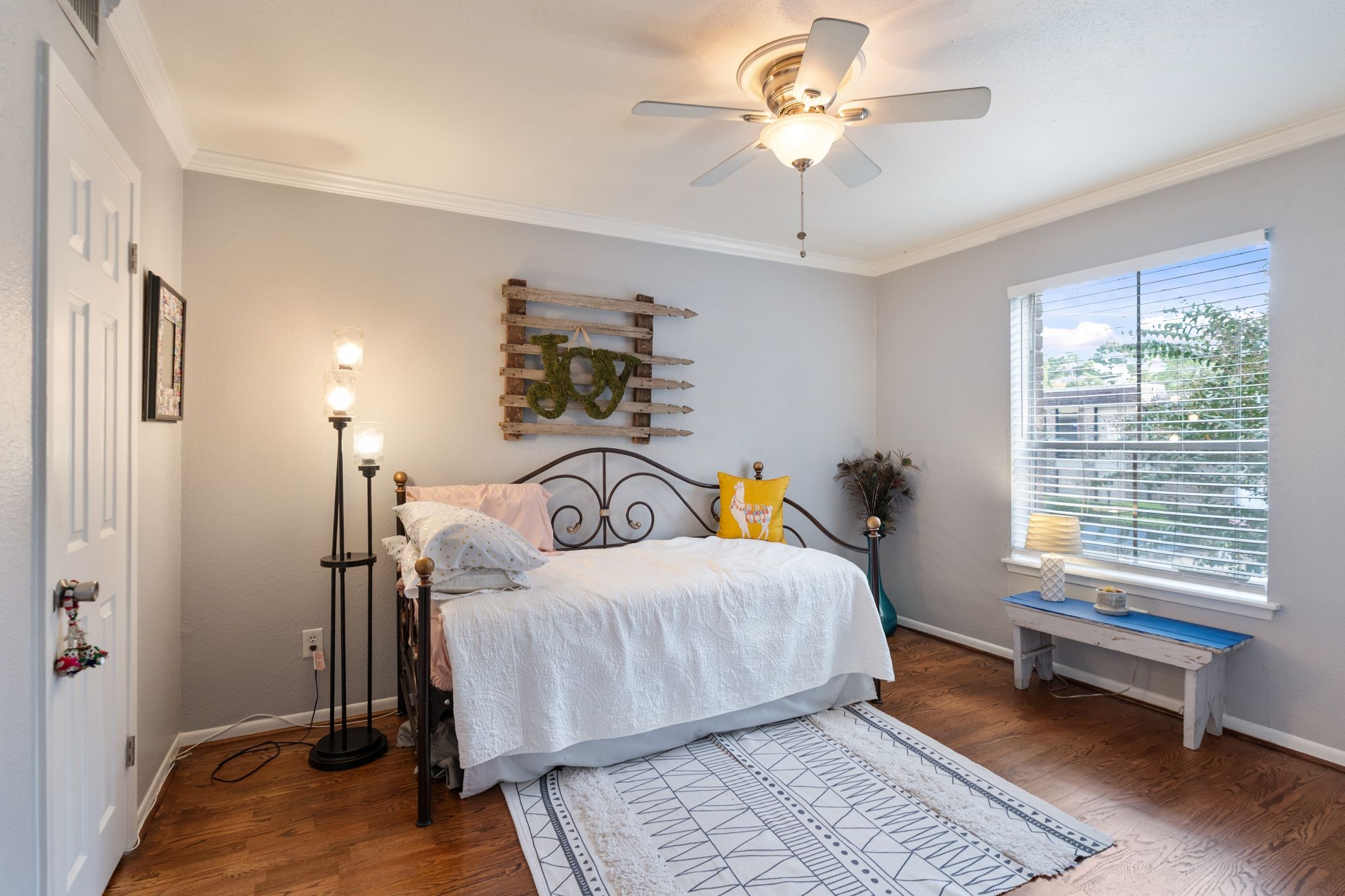 Houston Condo: 7575 Katy Freeway