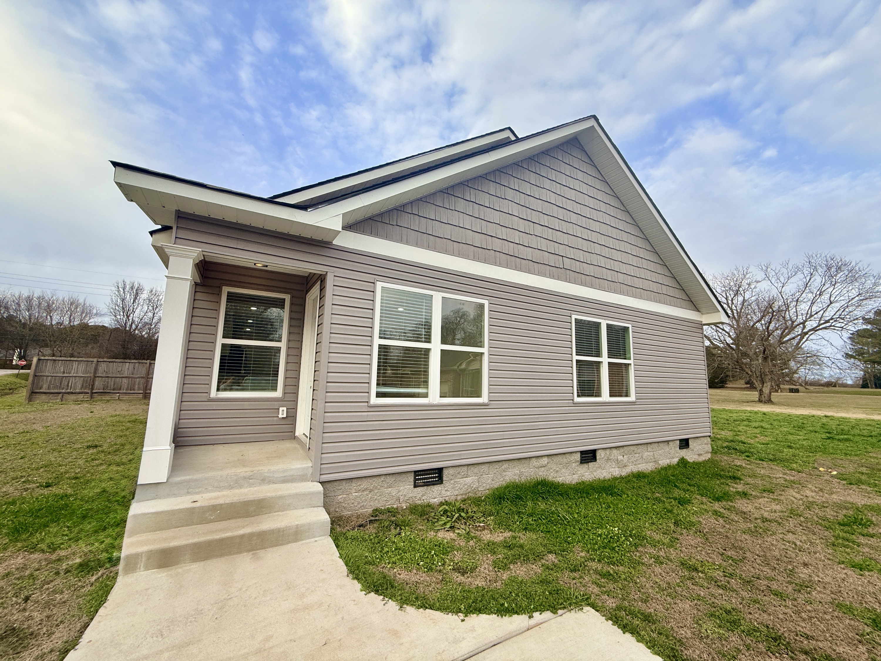 Madison House: 103 Oakwood Meadows Dr