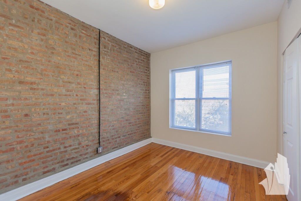 Chicago Condo: 859 West Cornelia Avenue