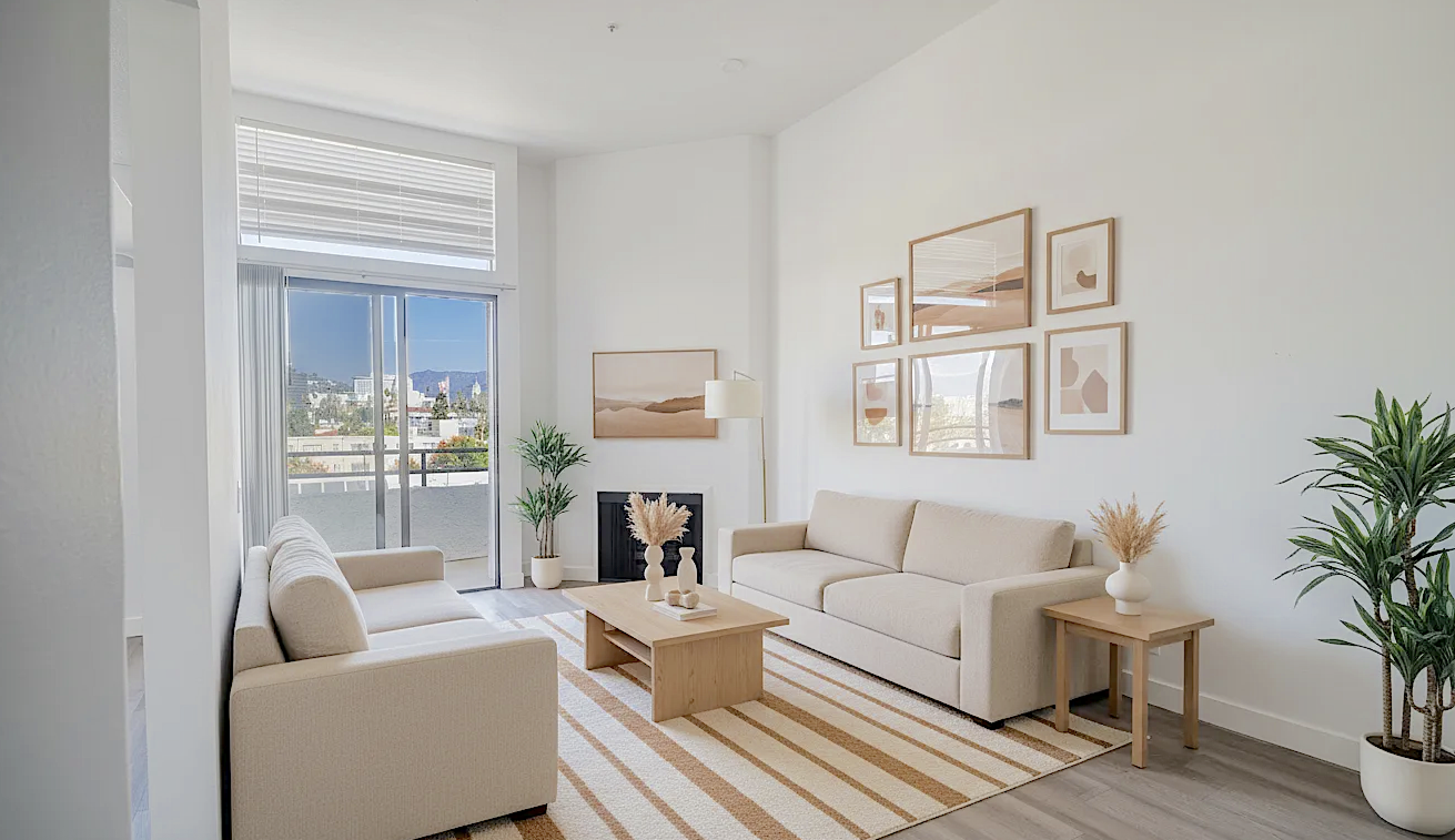 Los Angeles Apartment: 1229 N Mansfield Ave