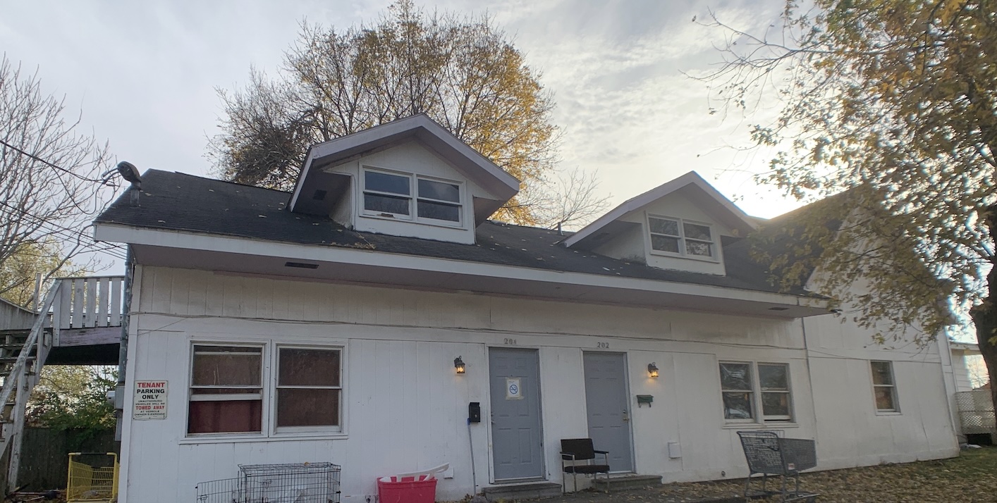 Danville House: 208 English