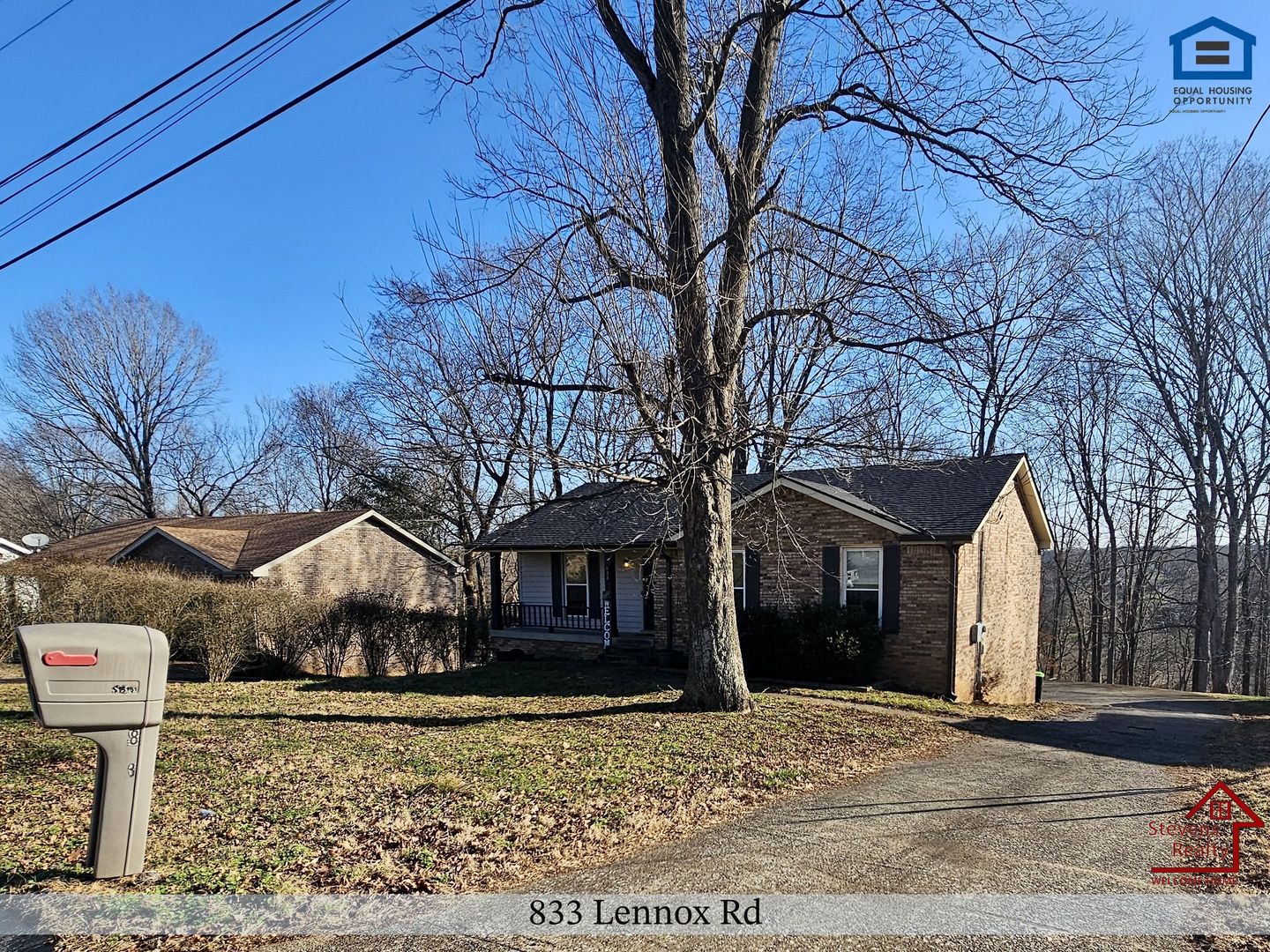 Clarksville House: 833 Lennox Rd
