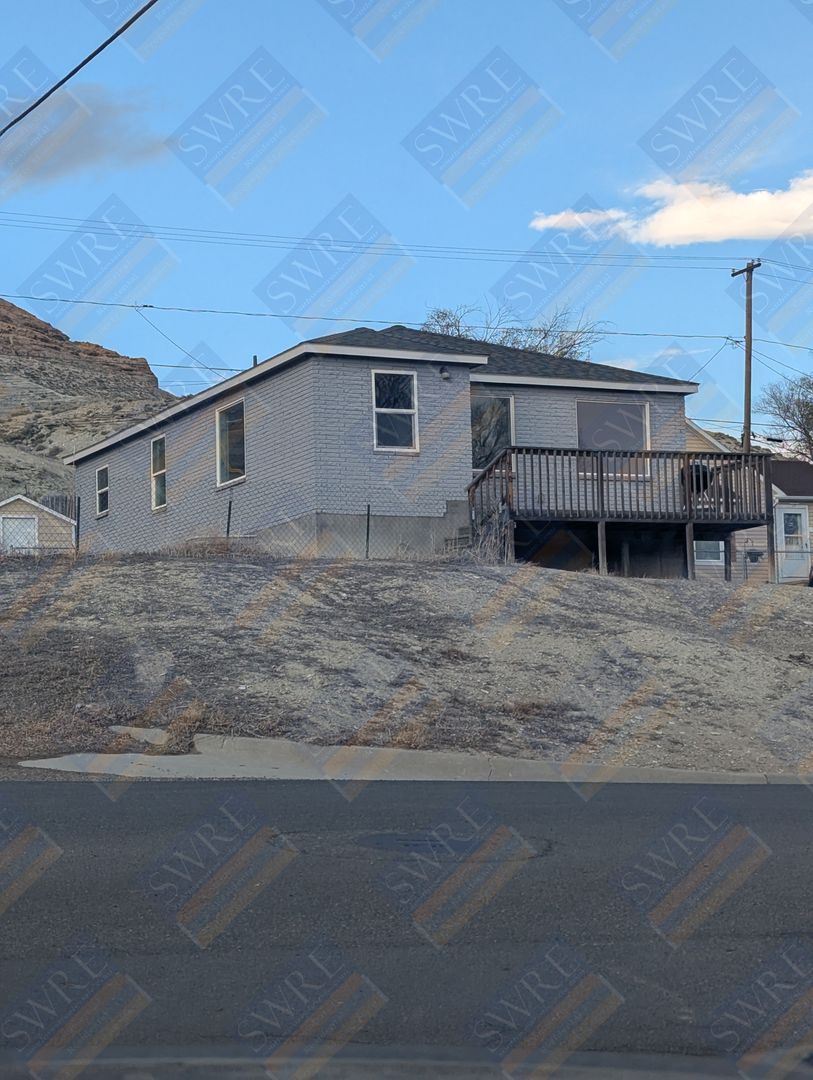 Green River House: 160 W. 2nd N Street