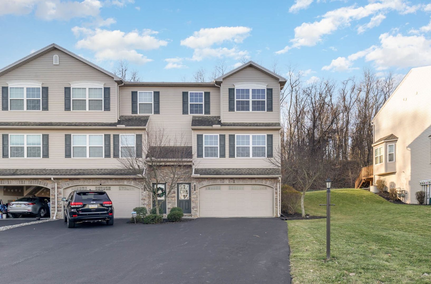 Mechanicsburg House: 164 Old Schoolhouse Lane