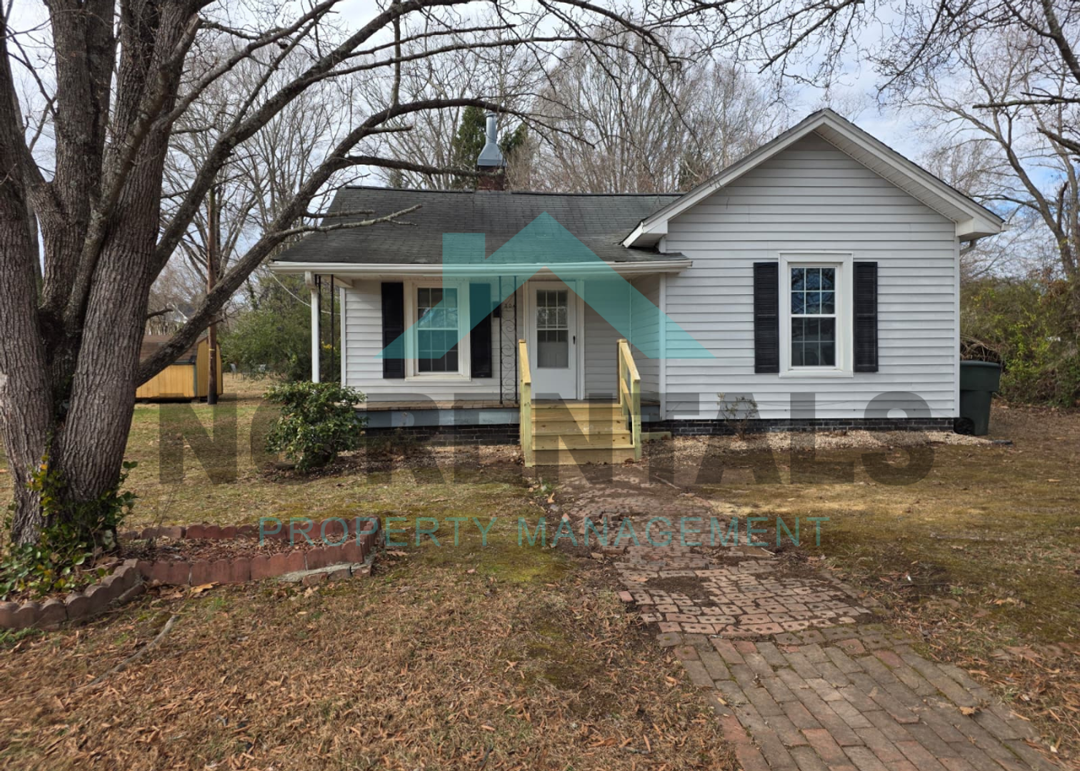 Mayodan House: 204 N 6th Ave