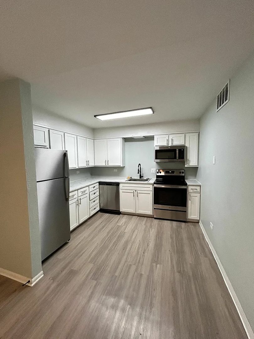 Lakewood Apartment: 1204 Pierce St