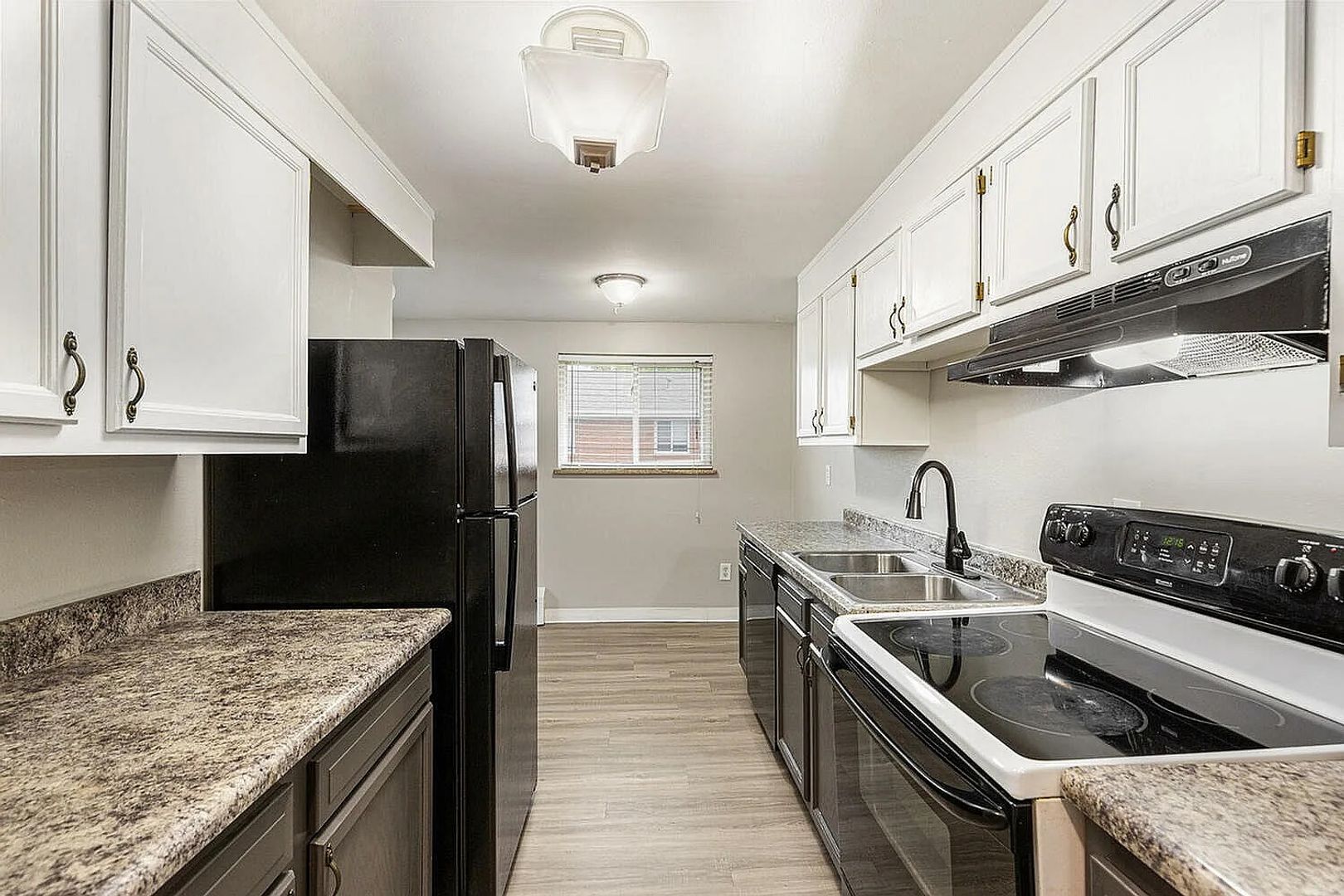 Lakewood Apartment: 1150 S Allison St