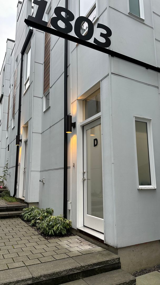 Seattle Townhome: 1803 20th Ave