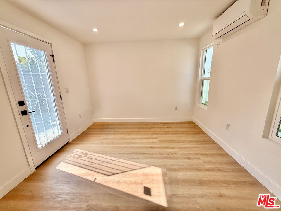 Los Angeles Condo: 3900 2nd Avenue