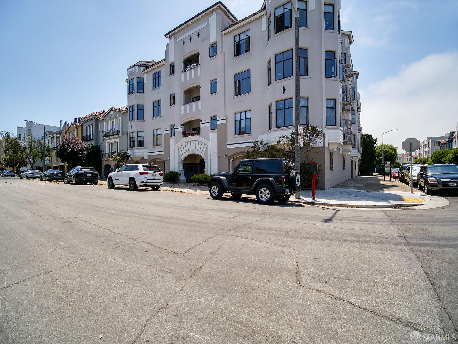 San Francisco Condo: 3757 Webster Street