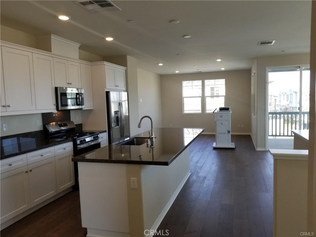 Eastvale Condo: 7039 Turin Place