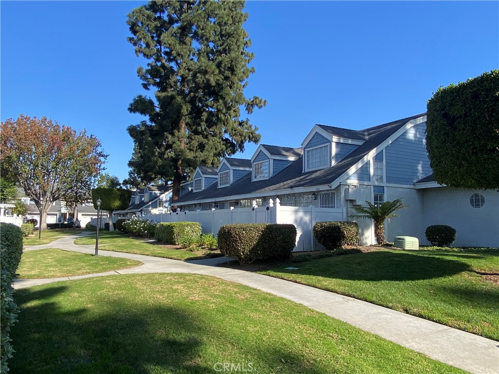 Covina Condo: 805 West Grondahl Street
