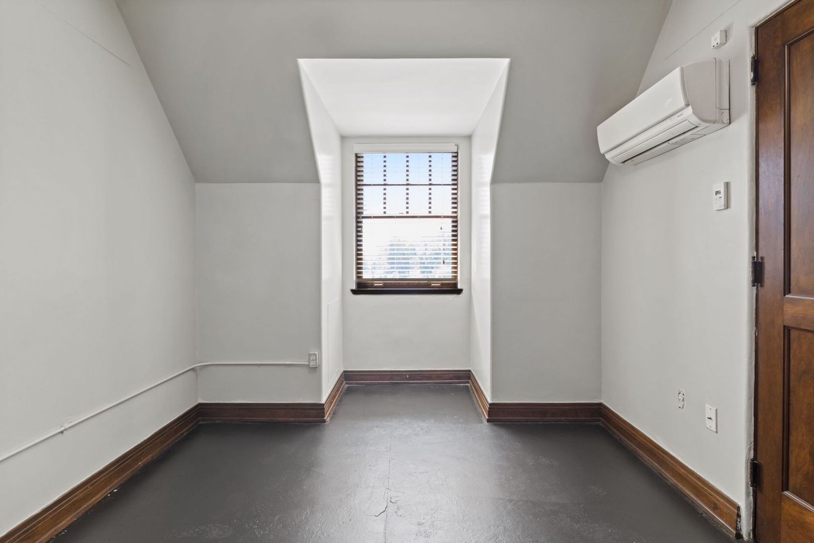 Indianapolis Apartment: 202 Steeples Blvd