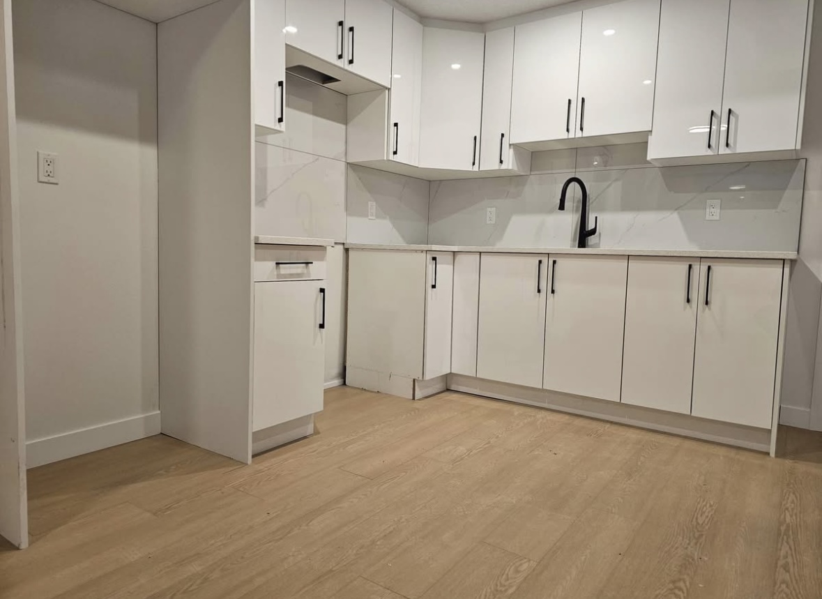 Edmonton Townhome: 15315 95 Avenue Northwest - 1 BSMT