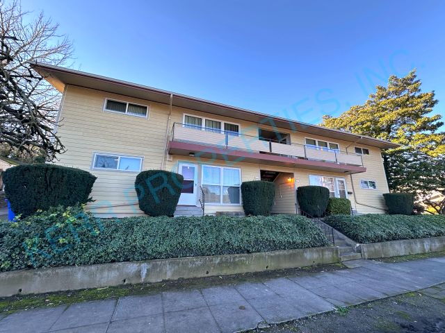 Portland Condo: 5419 SE 17th Ave.