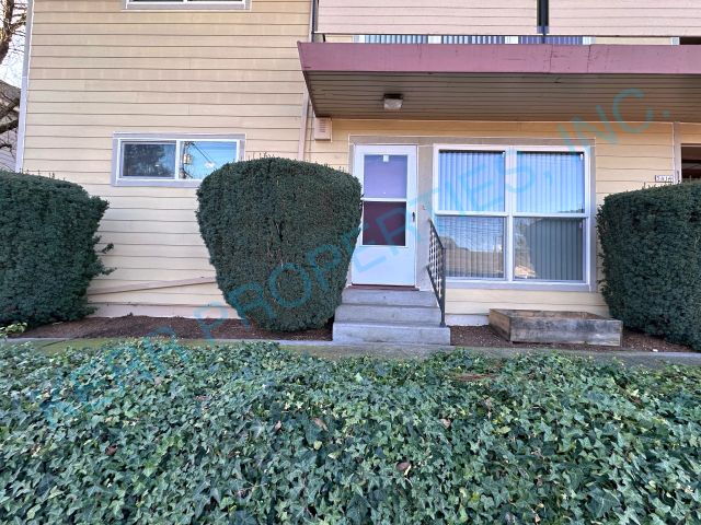 Portland Condo: 5425 SE 17th Ave.
