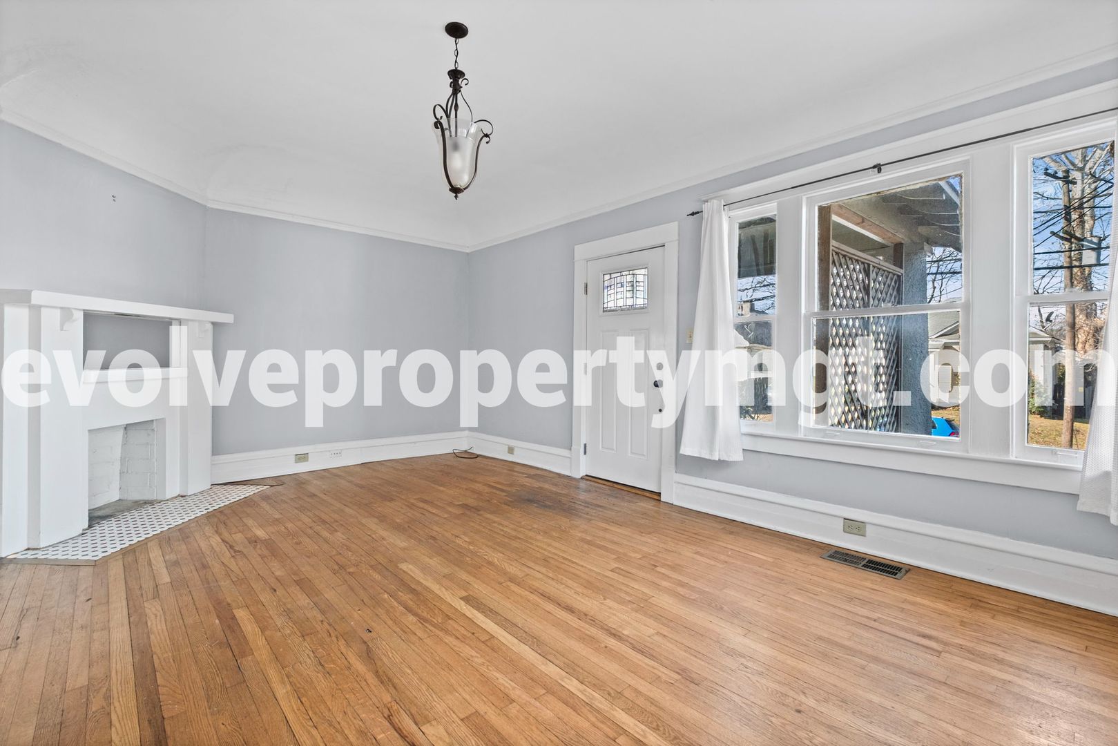 Memphis House: 246 N Watkins Street