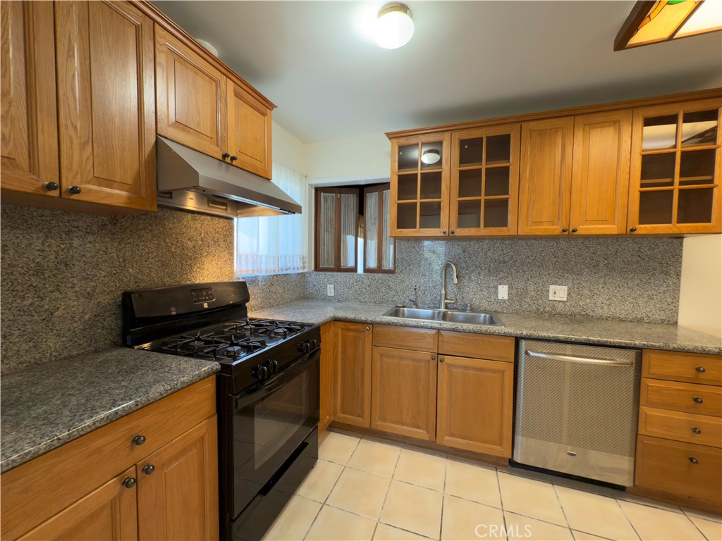 Arcadia Condo: 3204 Hempstead Avenue