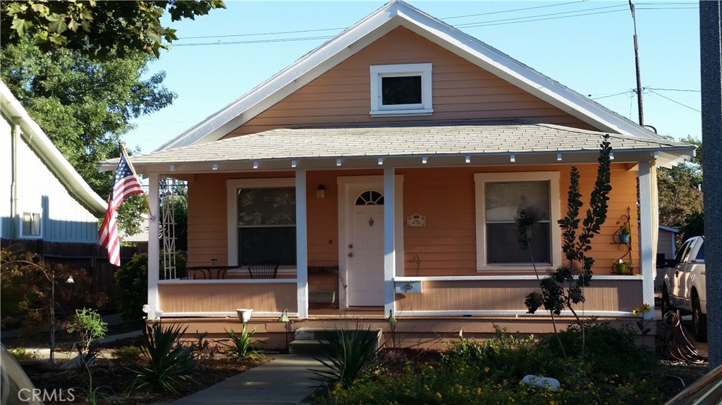 San Dimas Condo: 220 West 1st Street