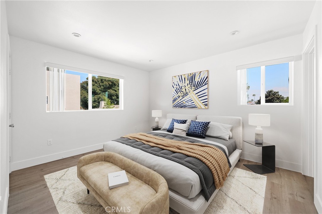 Los Angeles Condo: 2935 West Boulevard