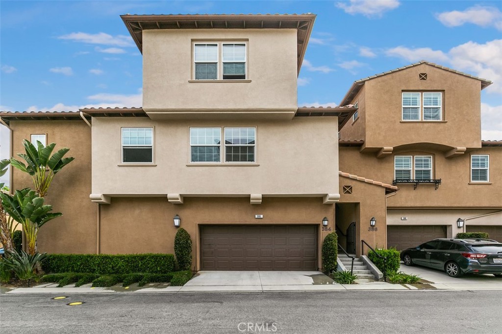 Irvine Condo: 386 Quail