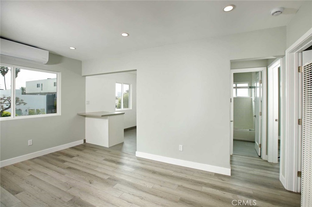 Los Angeles Condo: 5459 Carlin Street
