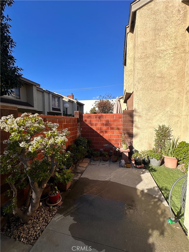 Anaheim Condo: 957 South Landmark Lane