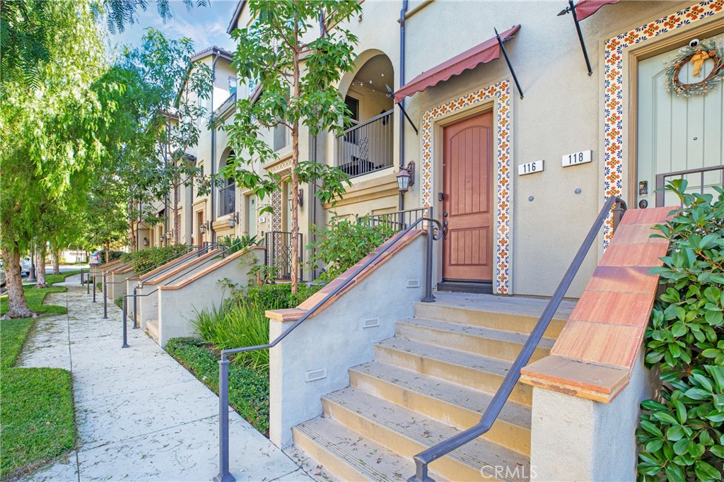 Irvine Condo: 116 Neptune