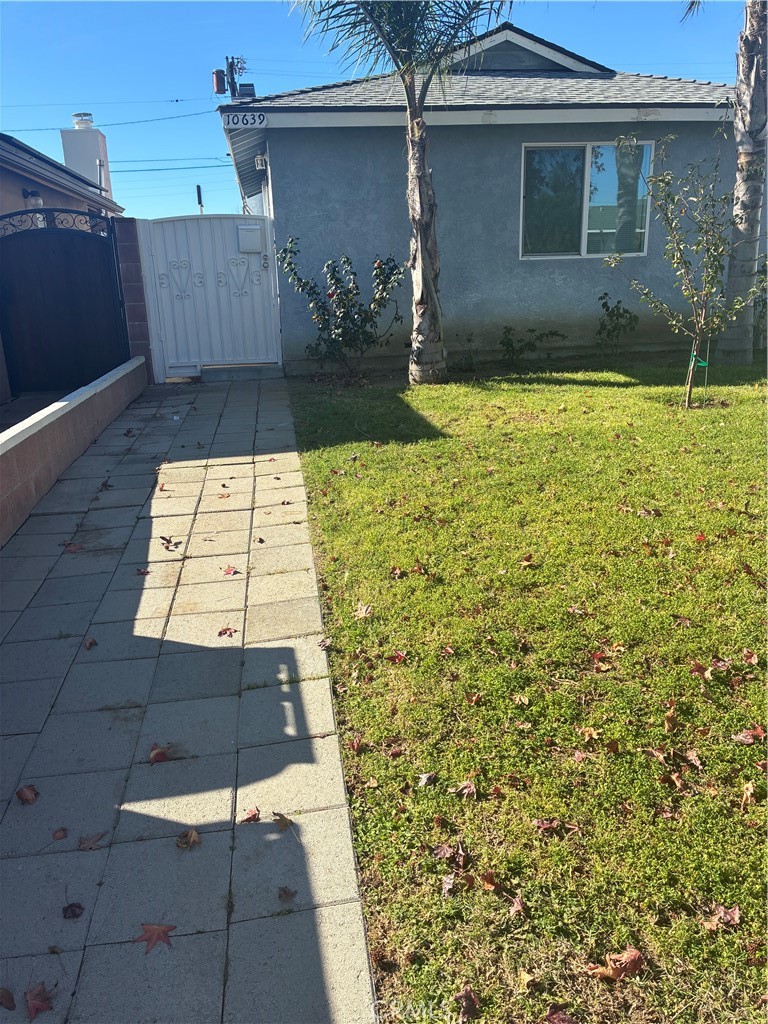 Mission Hills Condo: 10639 Halbrent Avenue