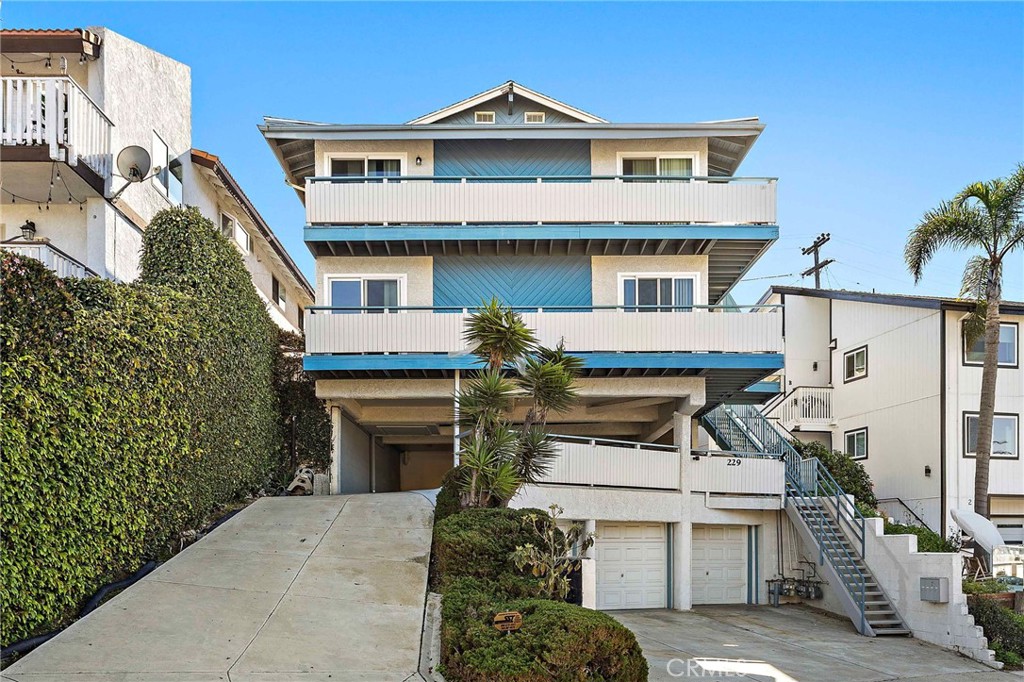 San Clemente Condo: 229 West Escalones
