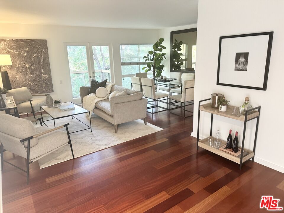 Los Angeles Condo: 330 South Barrington Avenue