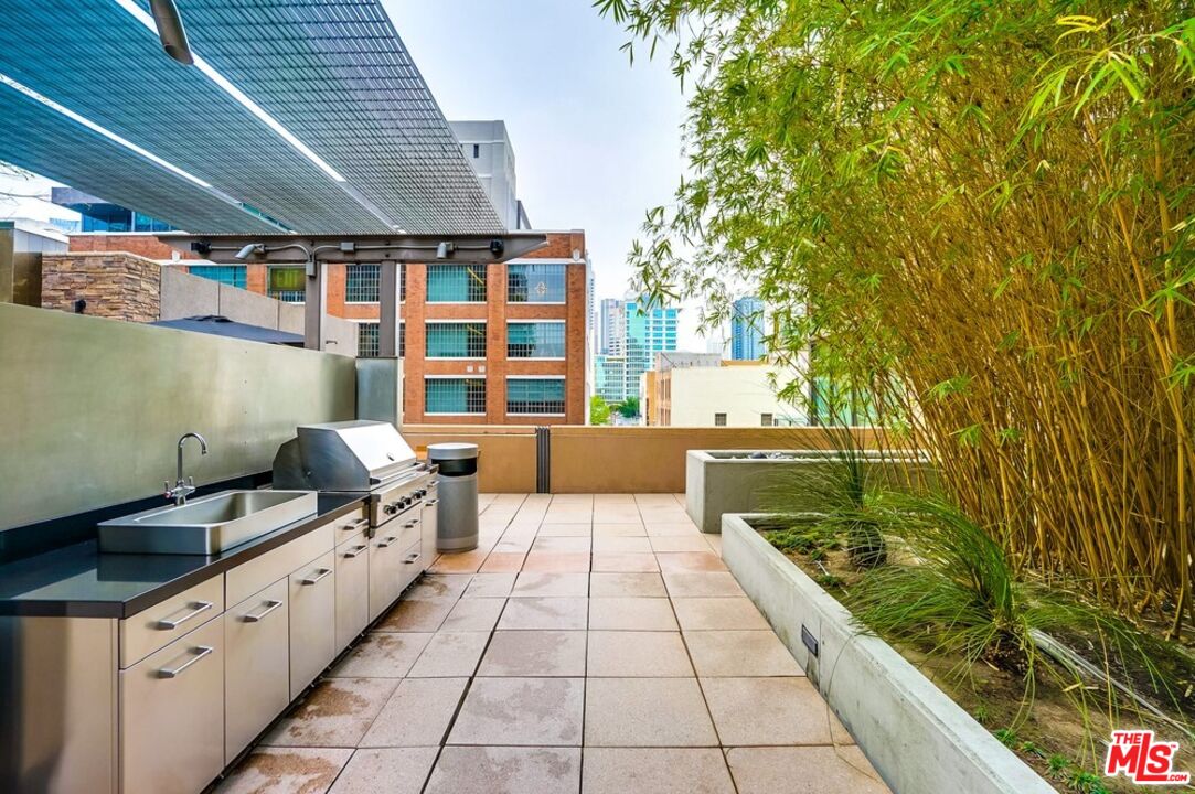 Los Angeles Condo: 1111 South Grand Avenue