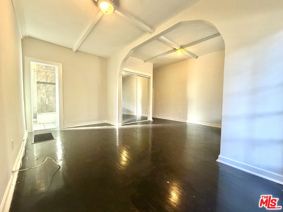 Los Angeles Condo: 1404 3/4 Silver Lake Boulevard