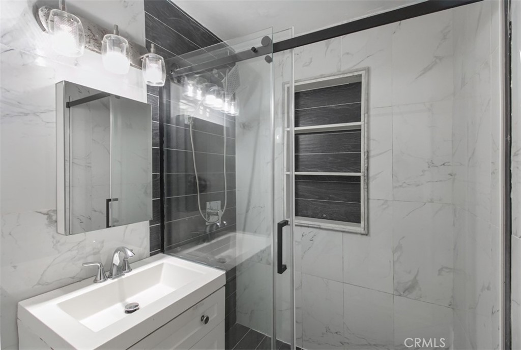 North Hollywood Condo: 6059 Vantage Avenue