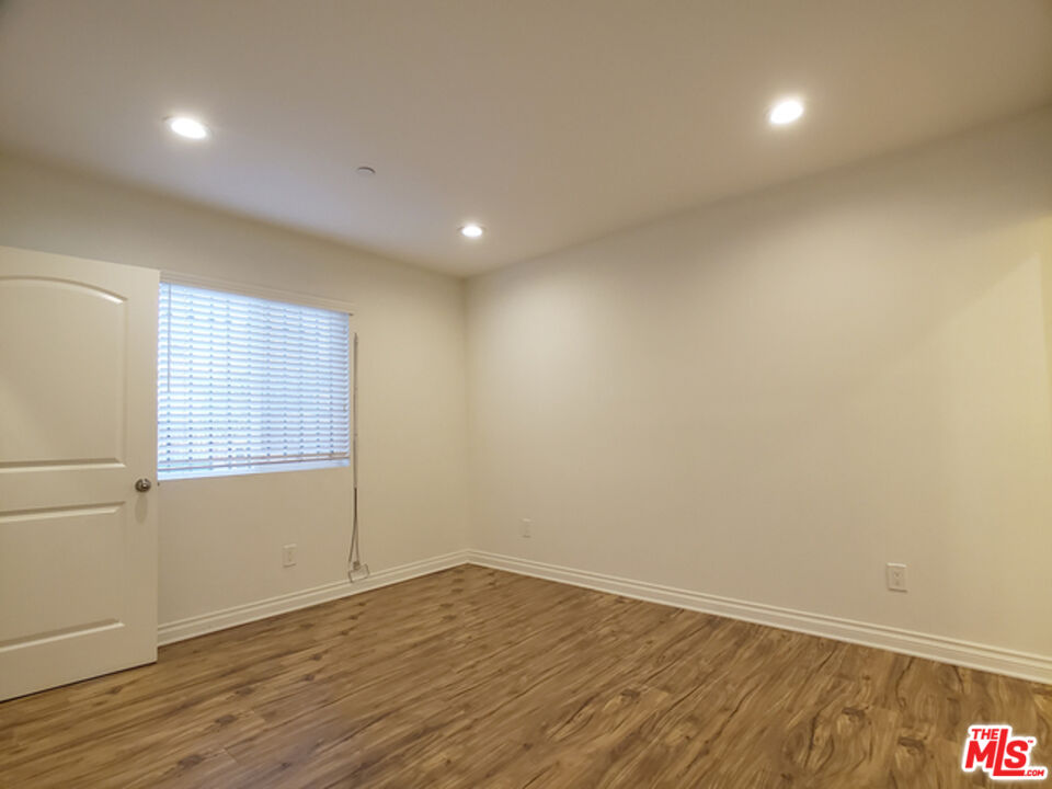Los Angeles Condo: 1144 South Mariposa Avenue