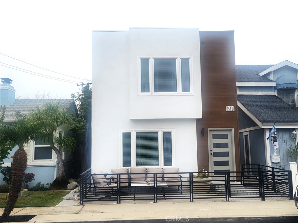 Seal Beach Condo: 211 13th Street