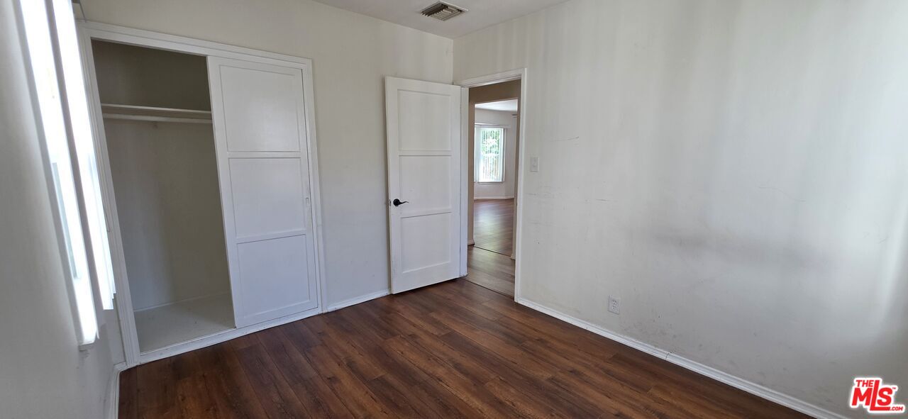 Valley Village Condo: 5444 Hermitage Avenue