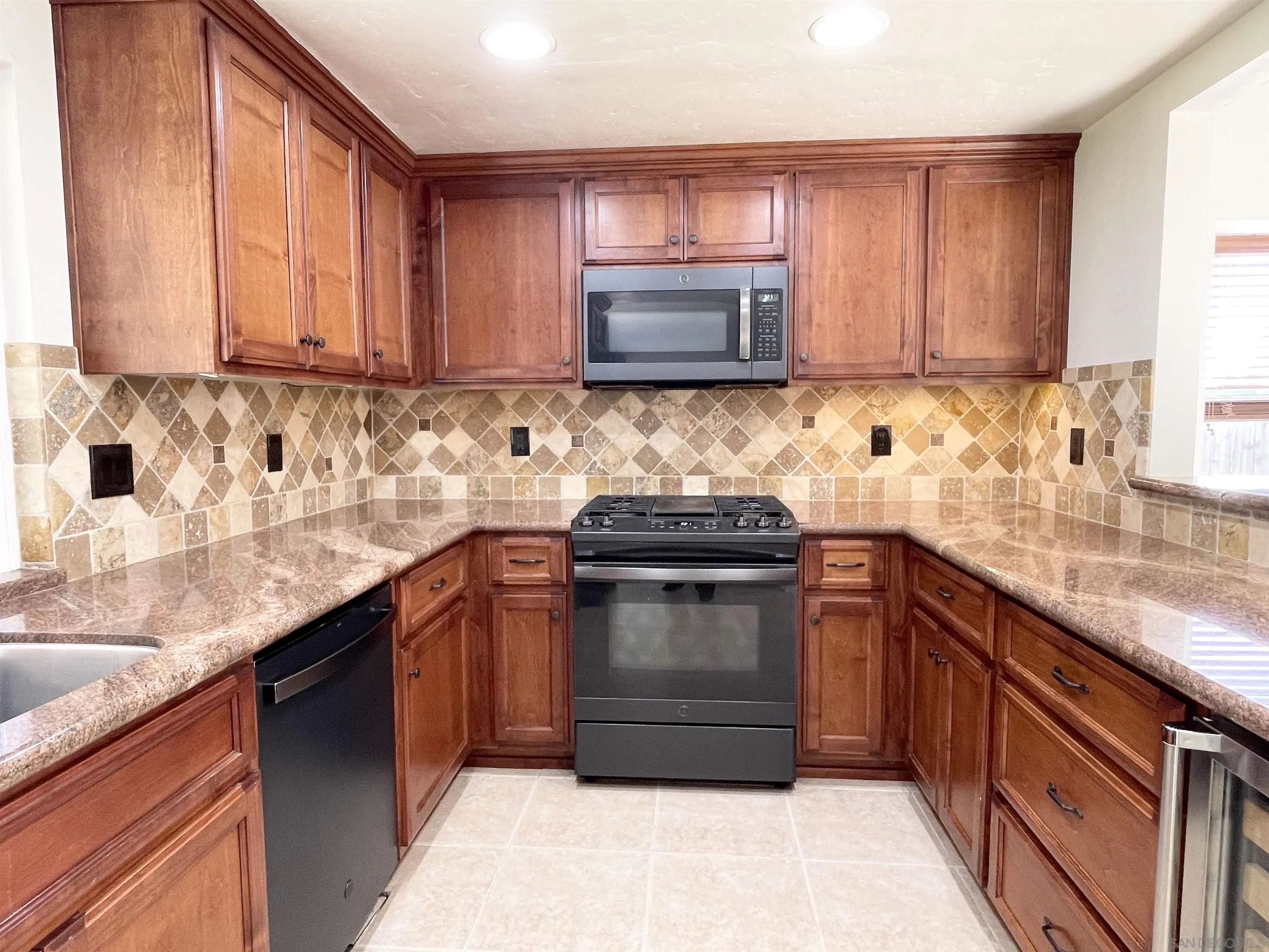 La Mesa Condo: 3533 Via Palma