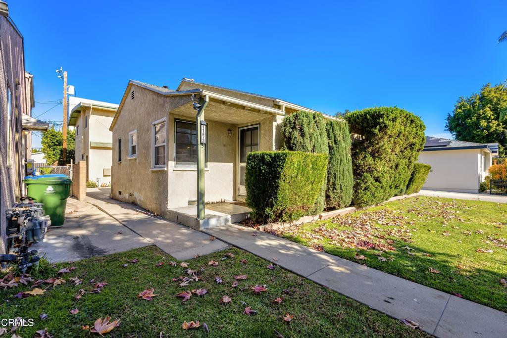 North Hollywood Condo: 11473 Cumpston Street