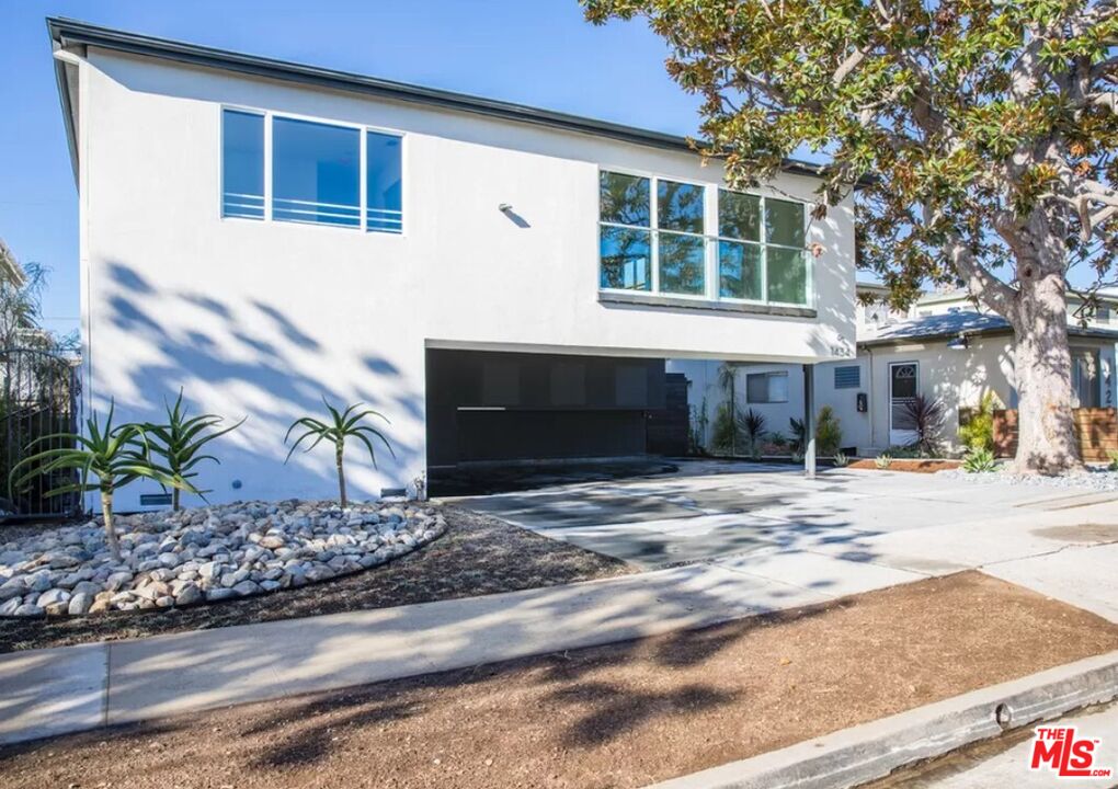 Santa Monica Condo: 1434 10th Street