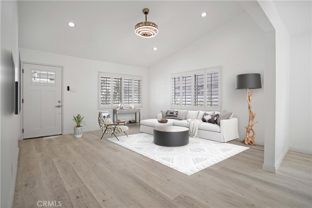 North Hollywood Condo: 10848 Huston Street