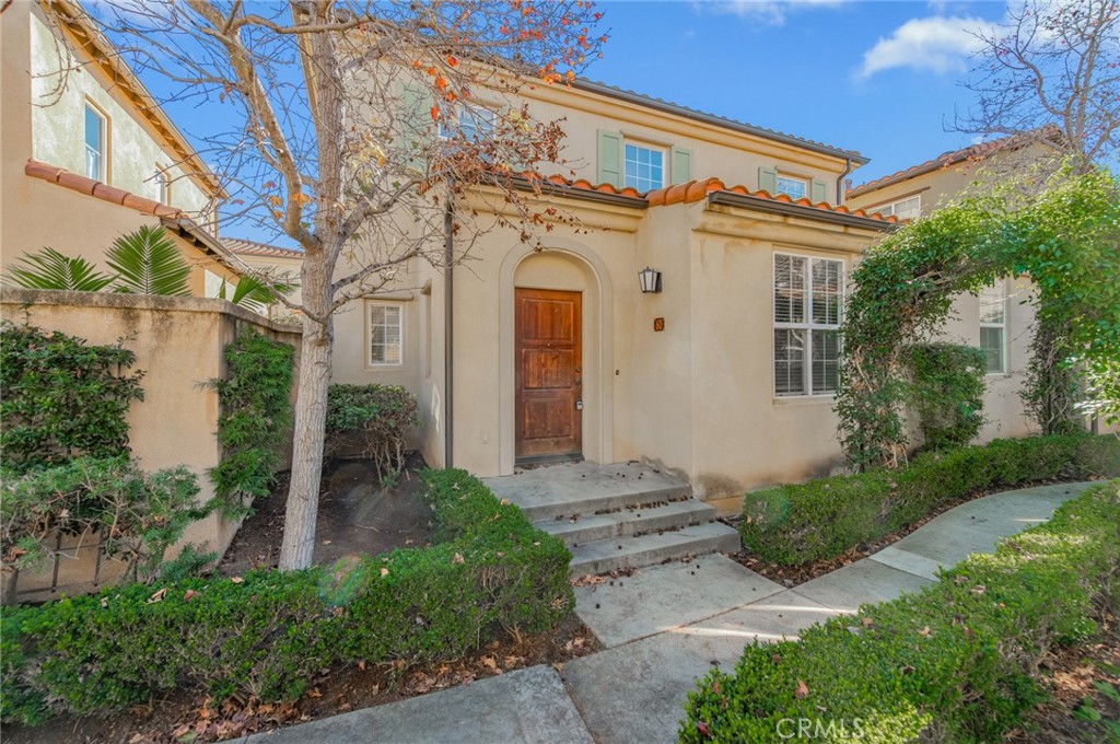 Irvine Condo: 60 Chantilly