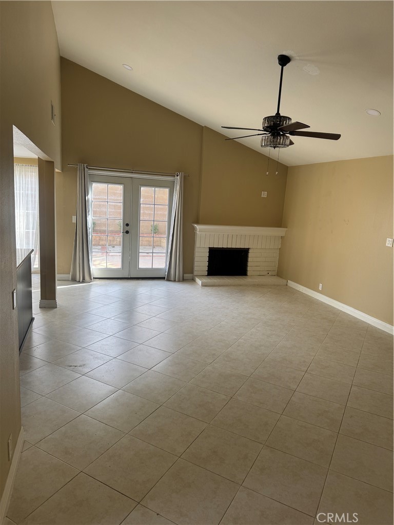 Anaheim Condo: 6990 East Creek Side Lane