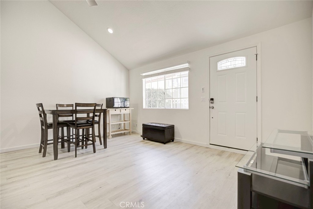 Glendale Condo: 1444 A Bruce Avenue