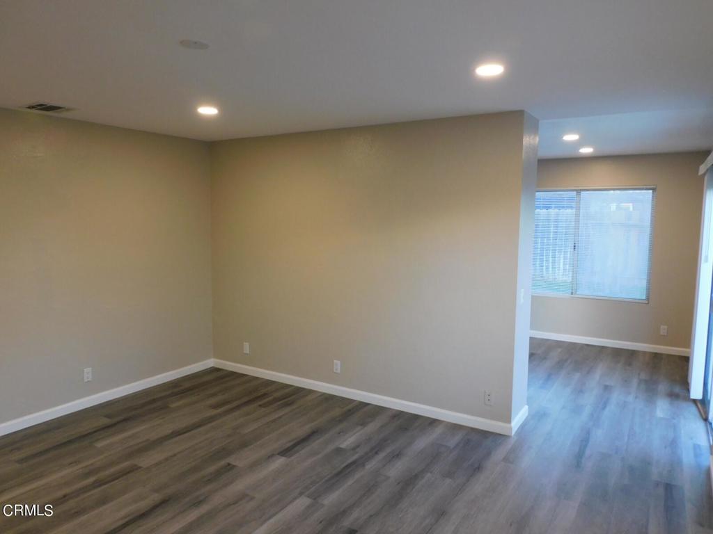 Camarillo Condo: 74 Abrazo Drive